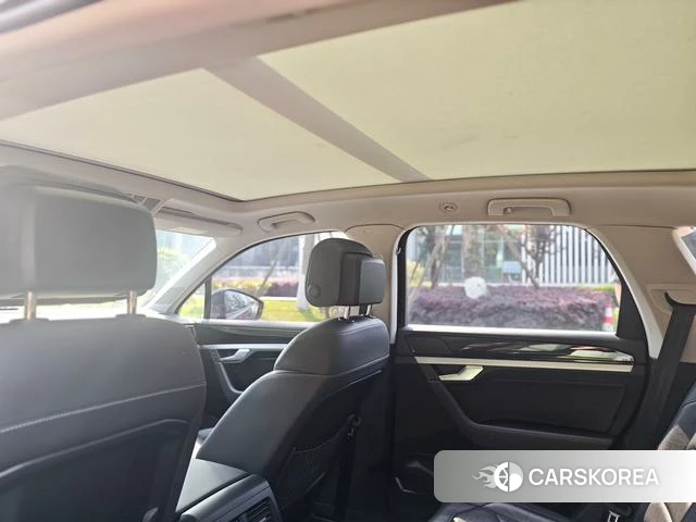 Volkswagen Touareg id 4259854 из Китая 11