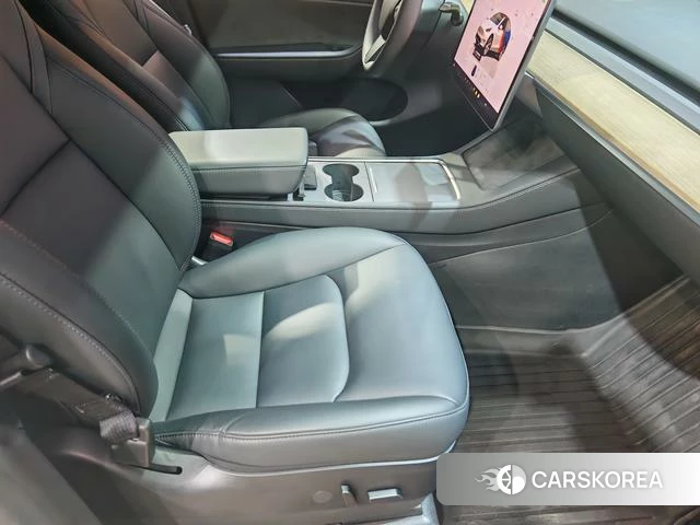 Tesla Model Y 2023 Белый из Китая, фото 4