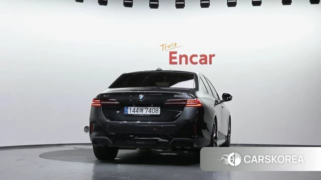 BMW 5 Series (G60) id 4548902 из Кореи 23