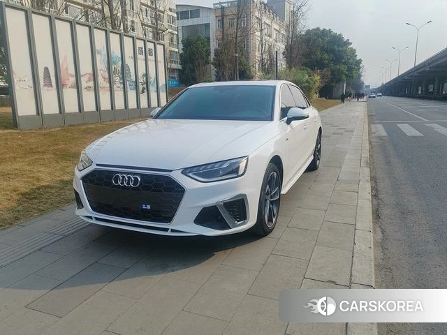 Audi A4L 2022 Белый из Китая, фото 3