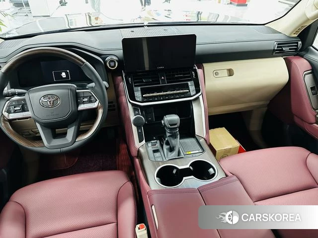 Toyota Land Cruiser (imported) 2024 Черный из Китая, фото 3