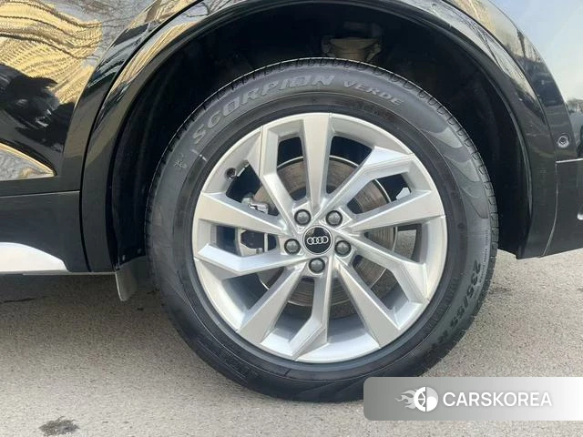 Audi Q5L id 3890149 из Китая 12