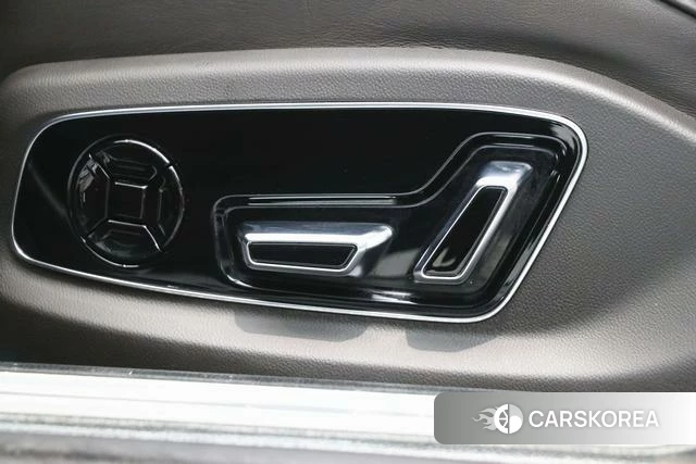 Audi A8 id 4278944 из Китая 23