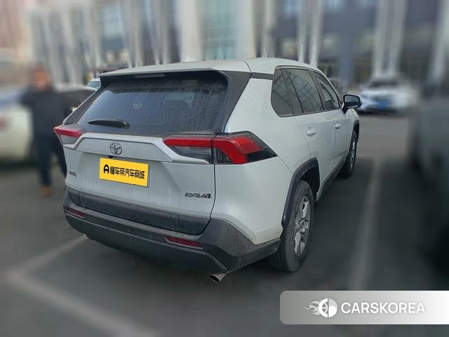 Toyota RAV4 Rongfang 2023 Белый из Китая, фото 3