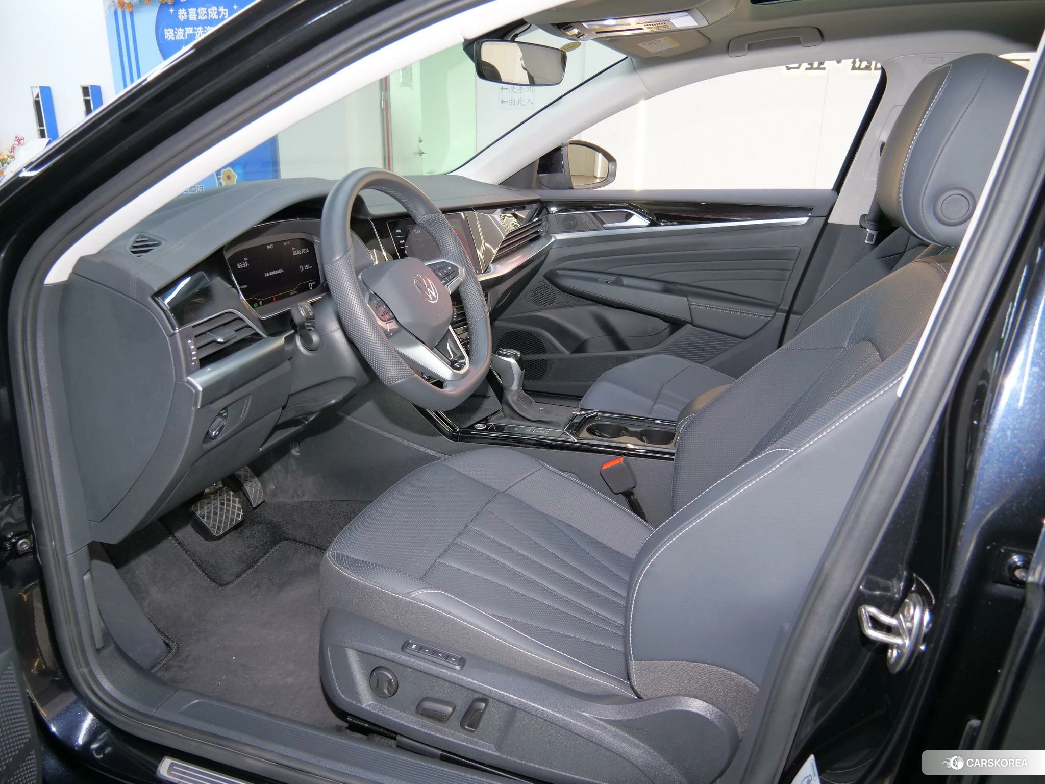 Volkswagen Passat id 4510923 из Китая 11