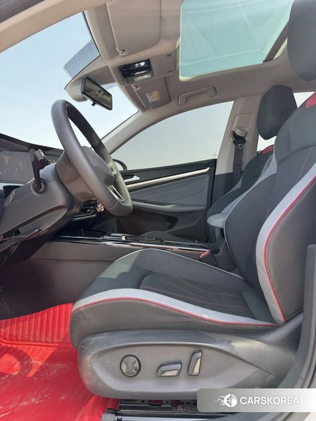 Volkswagen Lingdu 2023 Белый из Китая, фото 3