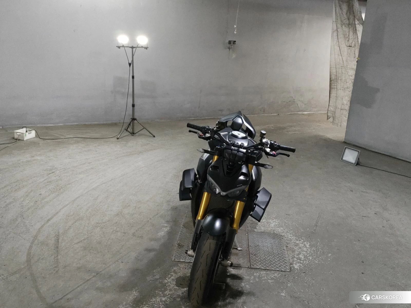 Проданный Ducati STREETFIGHTER V4 S 2021 из Японии, фото 4