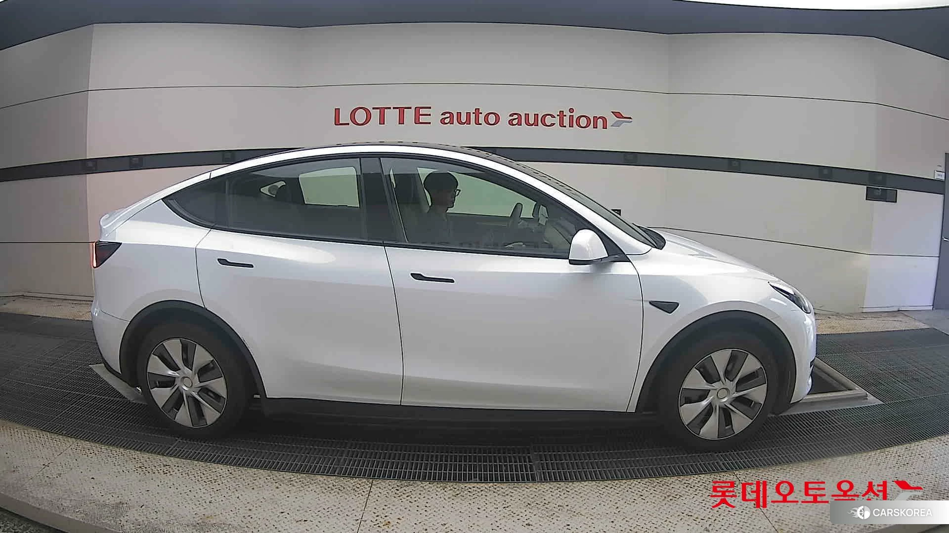 Tesla Model Y RWD id 4902616 из Кореи 23