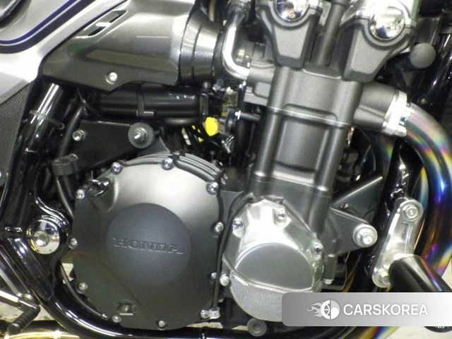 Engine photo