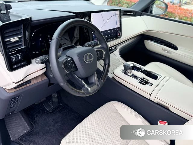 Lexus LM id 4297799 из Китая 18