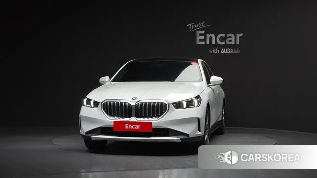 BMW 5 Series (G60) id 3739507 из Кореи 13