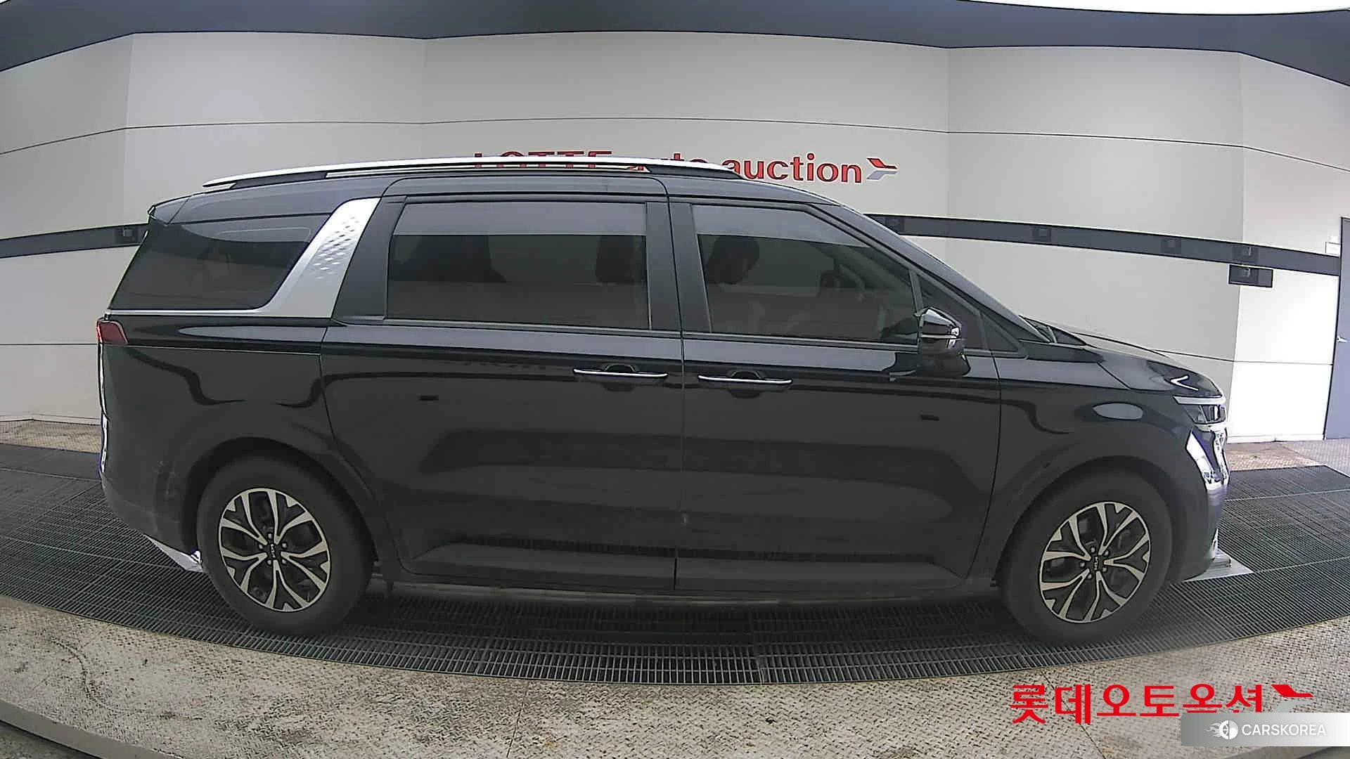 Kia Carnival id 3888413 из Кореи 23