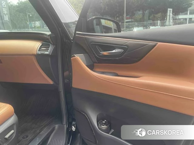 Toyota Elfa id 4290221 из Китая 8