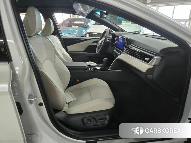 Toyota Camry (XV80) 2026 Белый из Кореи, фото 4