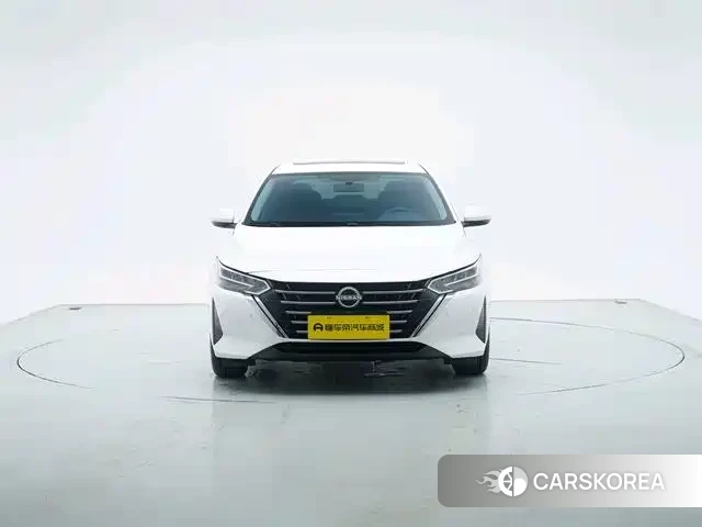 Nissan Sylphy 2026 Белый из Китая, фото 3