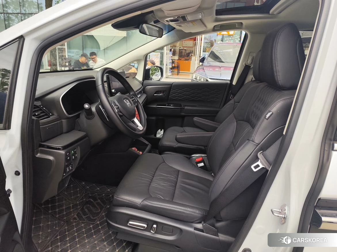 Honda Elysion 2023 Белый из Китая, фото 3