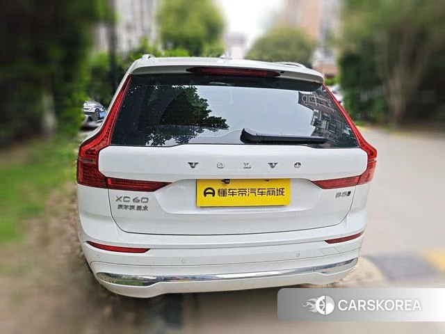 Volvo XC60 2022 Белый из Китая, фото 3