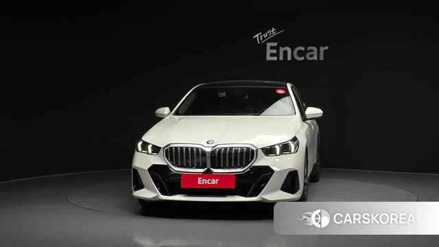 BMW 5 Series (G60) id 4280727 из Кореи 23