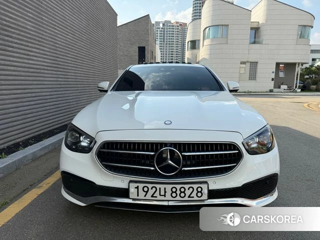 Mercedes-Benz E-Class W213 2022 Белый из Кореи, фото 6