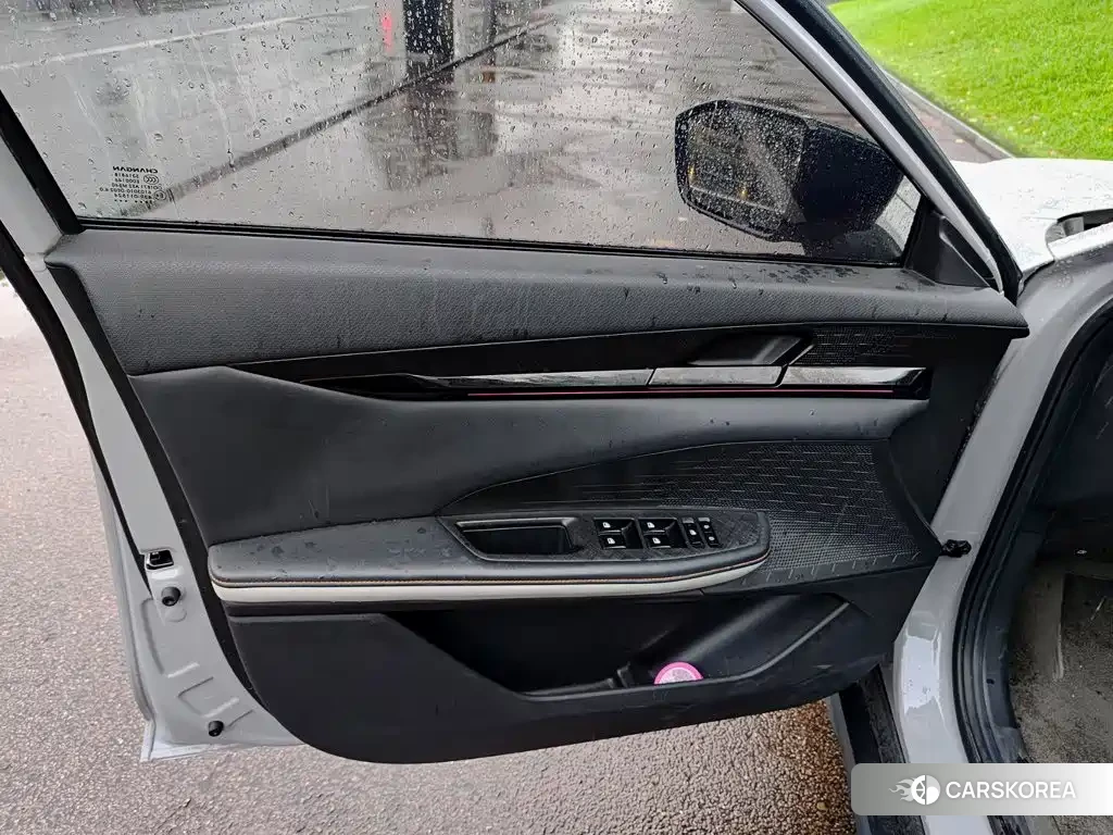 Chang'an UNI-V 2023 Silver/gray из Китая, фото 4