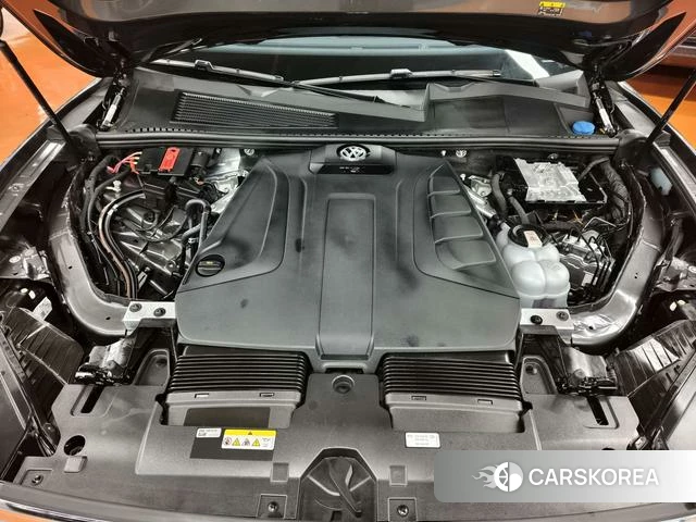 Volkswagen Touareg id 4190422 из Китая 14
