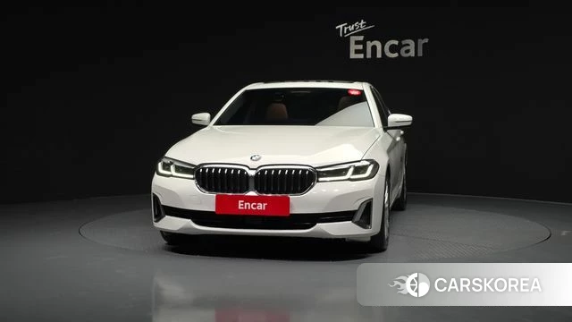 BMW 5 Series (G30) id 3818933 из Кореи 13