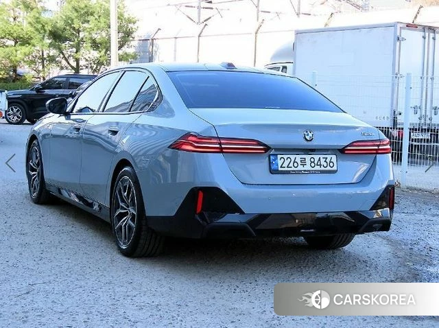 BMW 5 Series (G60) 2024 Серый из Кореи, фото 4