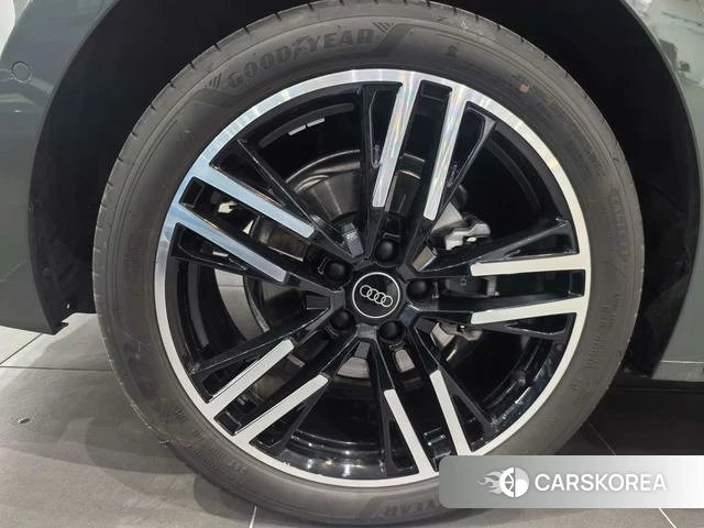 Audi A5L id 4290544 из Китая 14
