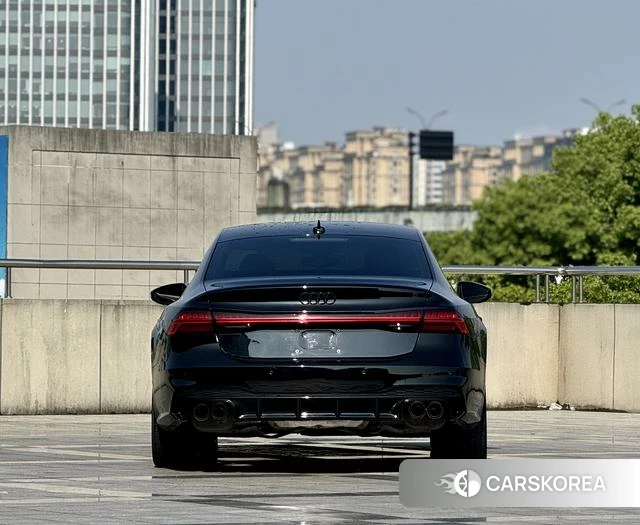 Audi A7L 2023 Черный из Китая, фото 3