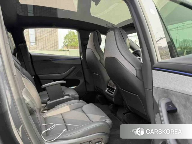 Tesla Model Y L 2026 Темно-серый из Китая, фото 3