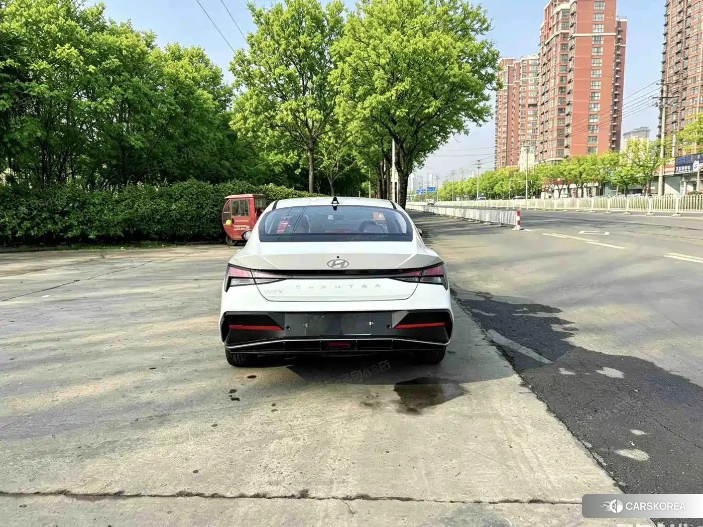 Hyundai Elantra 2026 Белый из Китая, фото 3