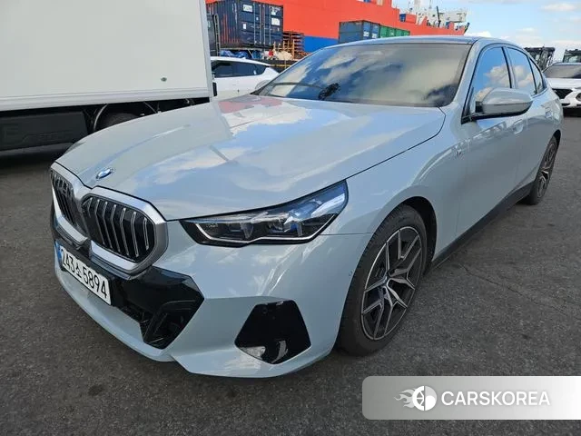 BMW 5 Series (G60) 2025 Серый из Кореи, фото 5