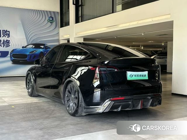 Tesla Model Y 2023 Черный из Китая, фото 3