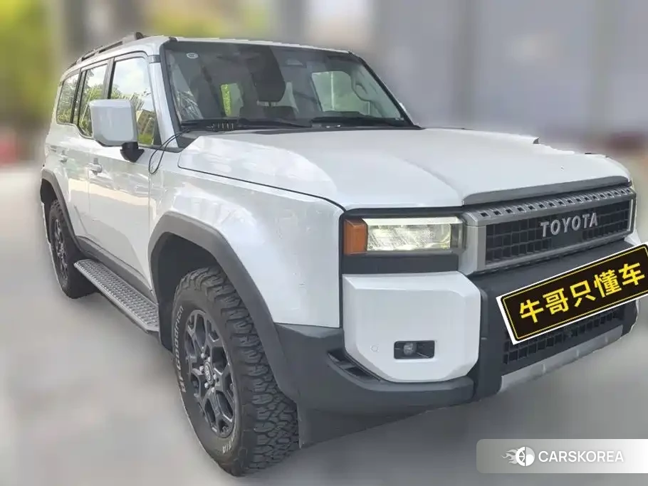 Toyota Land Cruiser 2024 Белый из Китая, фото 3