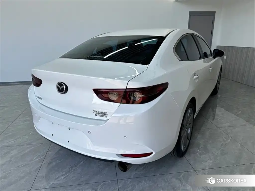Mazda 3 2023 Белый из Китая, фото 6