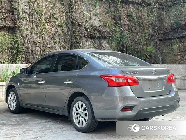 Nissan Xuan Yi 2022 Темно-серый из Китая, фото 3