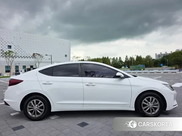 Hyundai Avante AD id 3039223 из Кореи 12