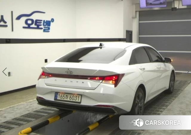 Hyundai Avante Hybrid (CN7) 2021 Белый из Кореи, фото 3