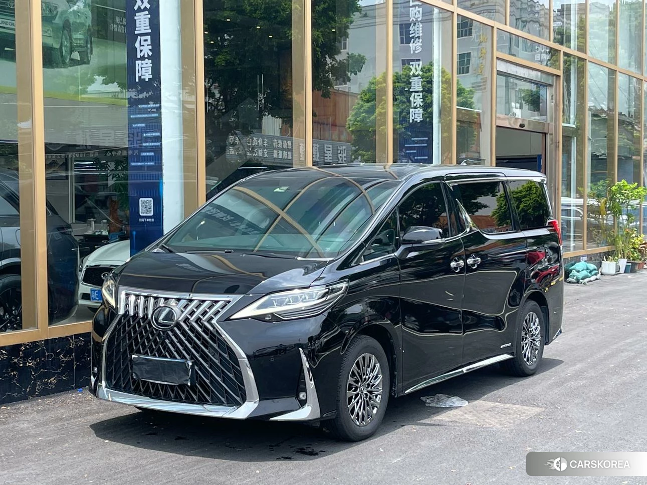 Lexus LM id 4510927 из Китая 18