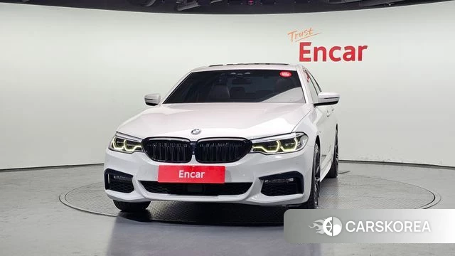 BMW 5 Series (G30) id 3899979 из Кореи 13