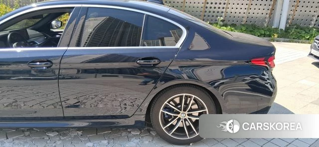 BMW 5 Series (G30) 2021 Черный из Кореи, фото 3
