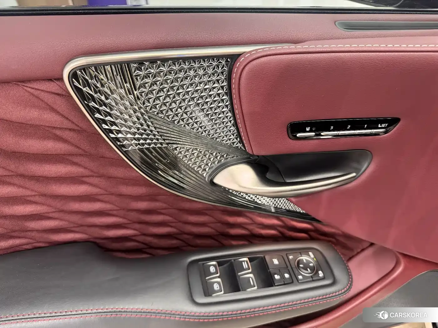 Lexus LS id 4622598 из Китая 18