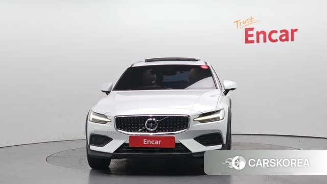 Volvo V60 Cross-Country 2nd Generation id 4304679 из Кореи 23
