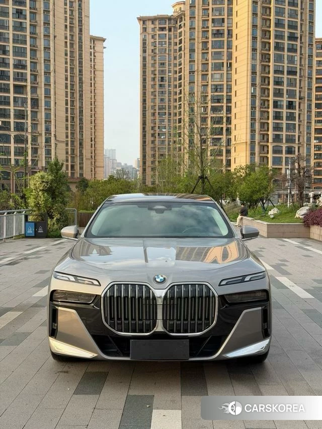 BMW 7 series 2024 Шампань из Китая, фото 3