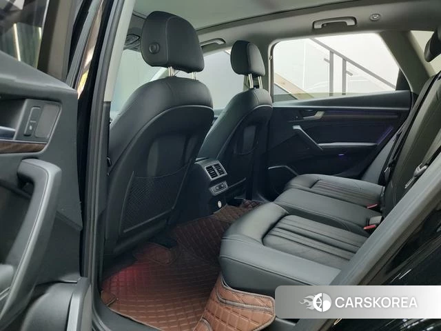 Audi Q5L 2021 Черный из Китая, фото 3
