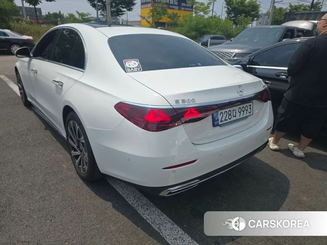 Mercedes-Benz E-Class W214 2024 Белый из Кореи, фото 3