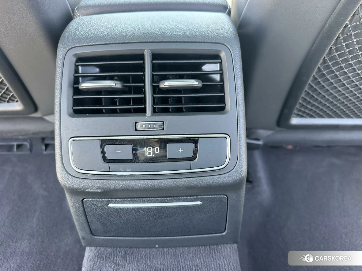 Audi A4L id 4454231 из Китая 11