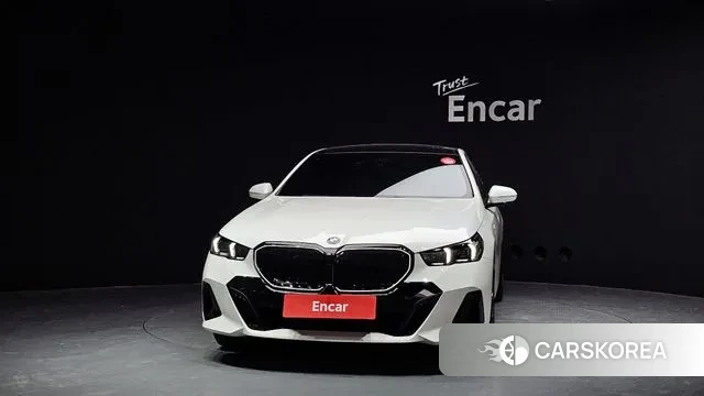 BMW 5 Series (G60) id 3502269 из Кореи 13