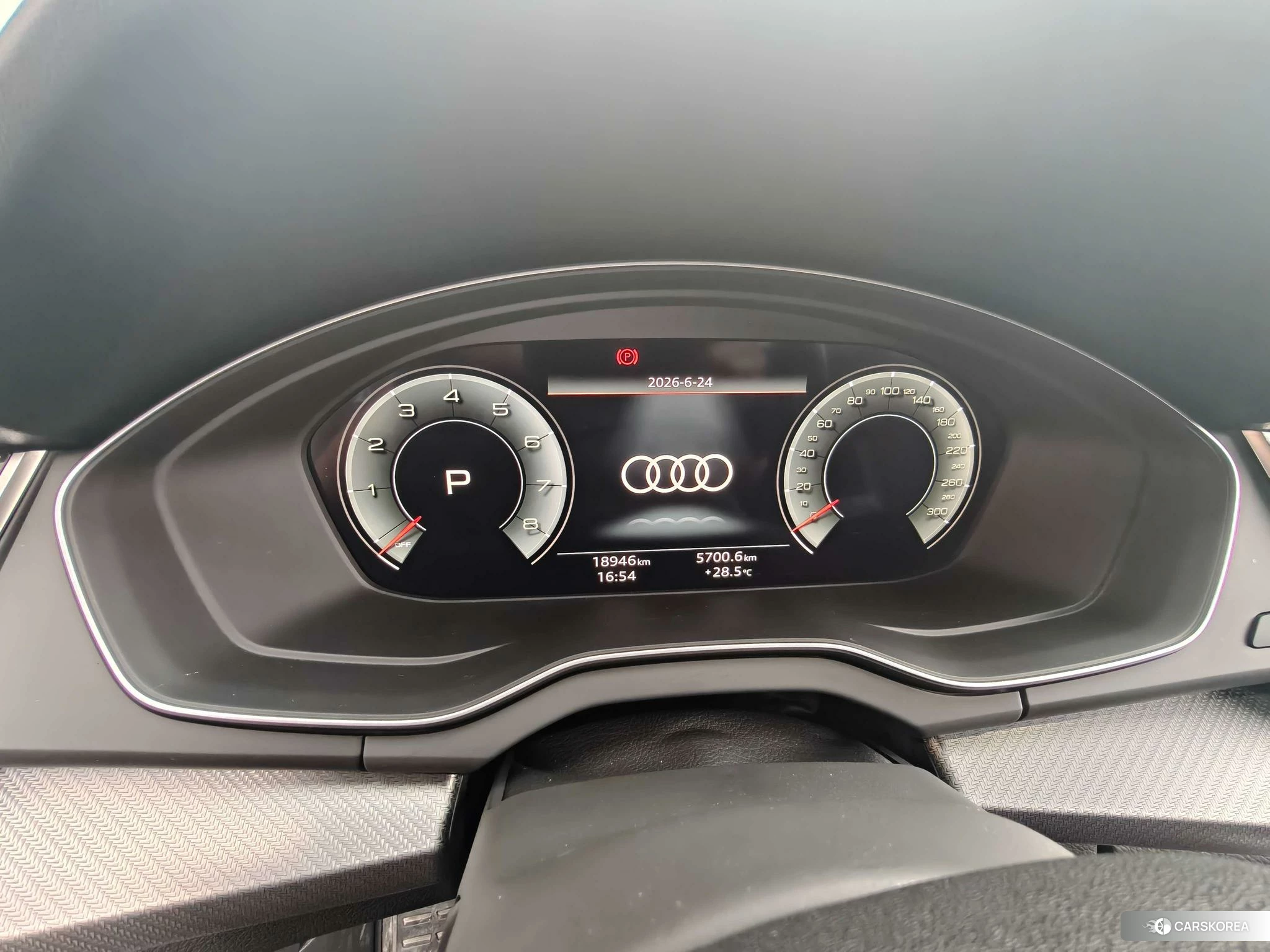 Audi Q5L id 4510377 из Китая 9