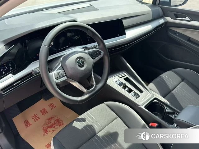 Volkswagen Golf 2024 Белый из Китая, фото 3